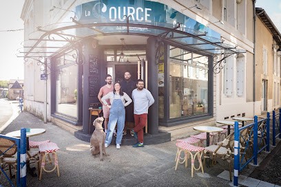 La Source Bleue Cave, Caviste à Gençay