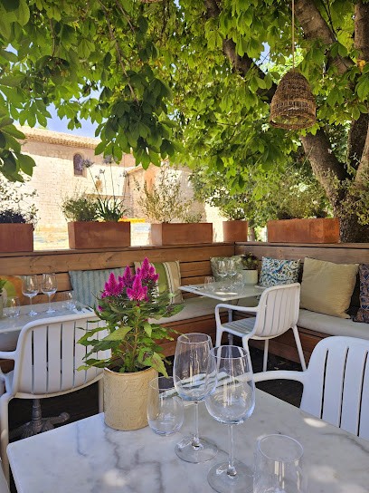 Leah Wine Cave à vins & Restaurant, Caviste à Tourrettes-sur-Loup