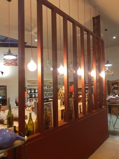 Cave Vinscie, Caviste à Saint-Rémy