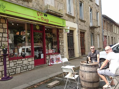Vin Sur Vingt Julie Robin, Caviste à Saint-Donat-sur-l'Herbasse